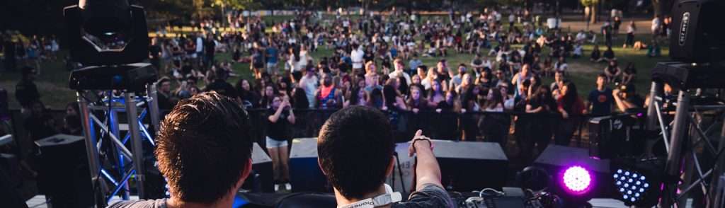 festivales modernos exigen la capacidad de conectarse en tiempo real